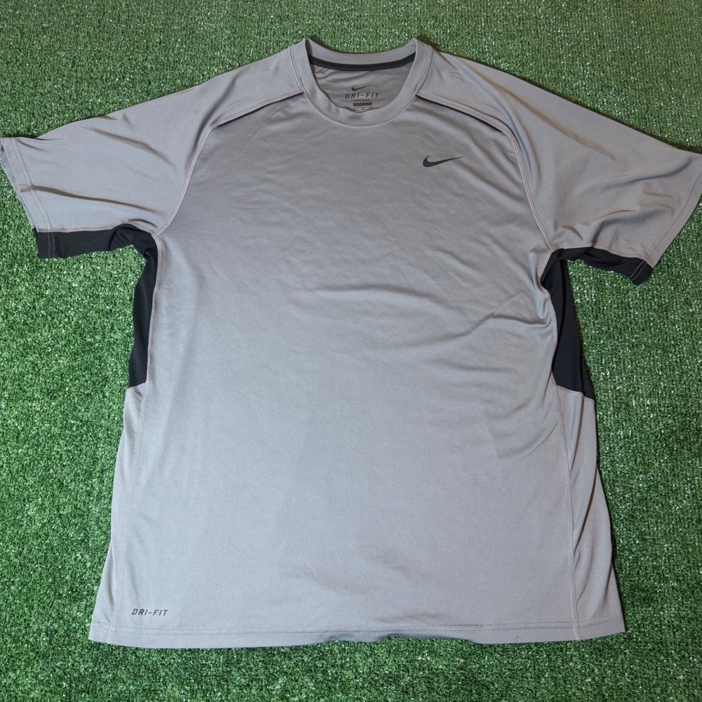 Nike Dri-FIT Mens XL Gray Black Short Sleeve Training Athletic Shirt Workout Tee